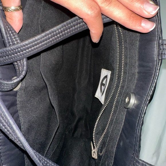 Telfar x Moose Knuckles Collab Medium Tote - Picture 3 of 4